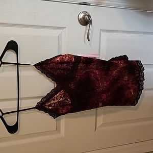 Cami style shirt. Large.